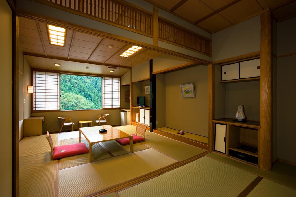 Hotel Shinshiyo à Hita Extérieur photo